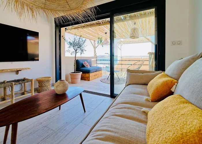 Maison Boheme Au Bord De L\'Eau
